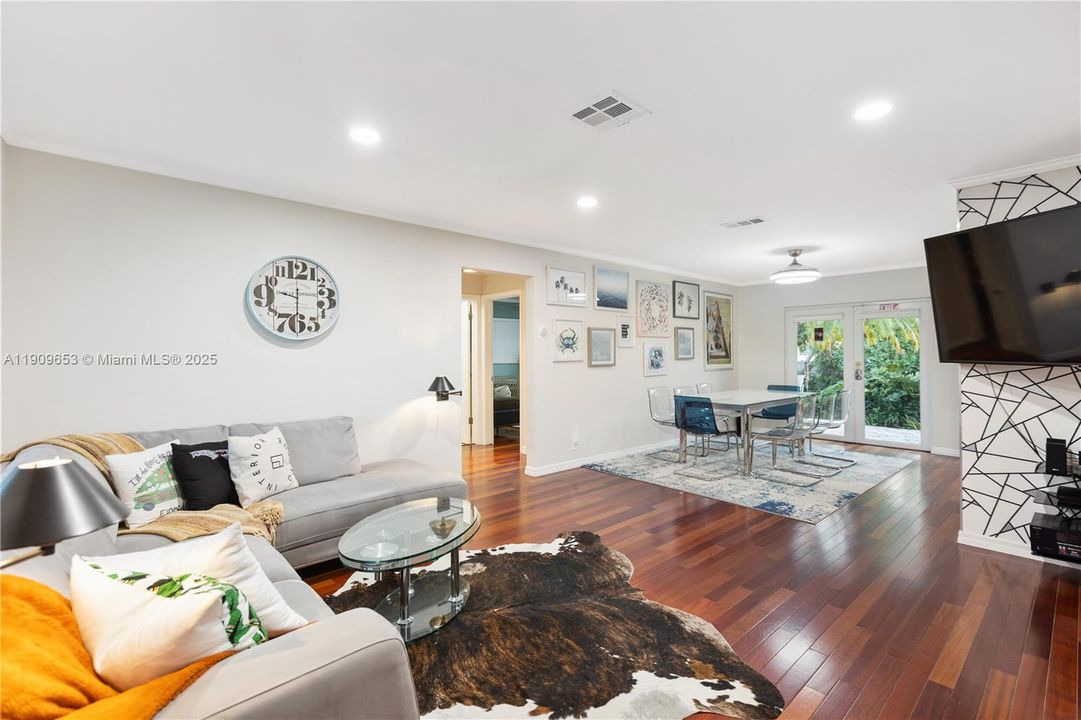 For Rent: $5,450 (4 beds, 3 baths, 1549 Square Feet)