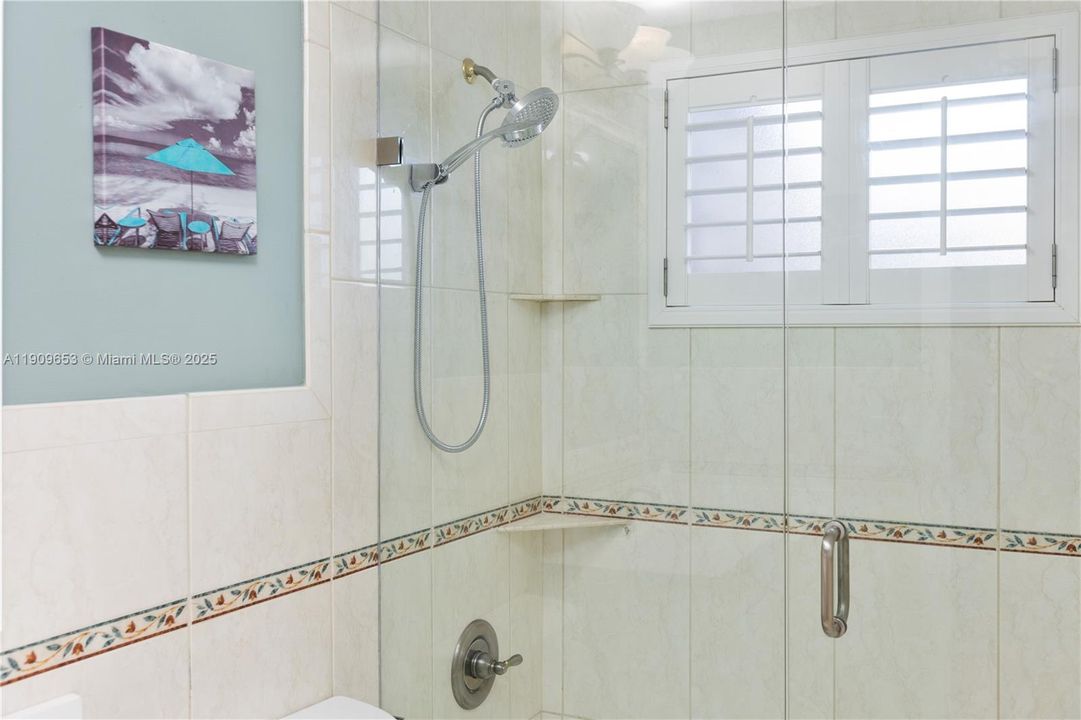 For Rent: $5,450 (4 beds, 3 baths, 1549 Square Feet)