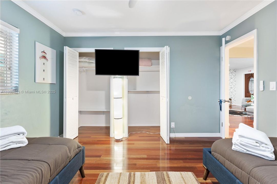 For Rent: $5,450 (4 beds, 3 baths, 1549 Square Feet)