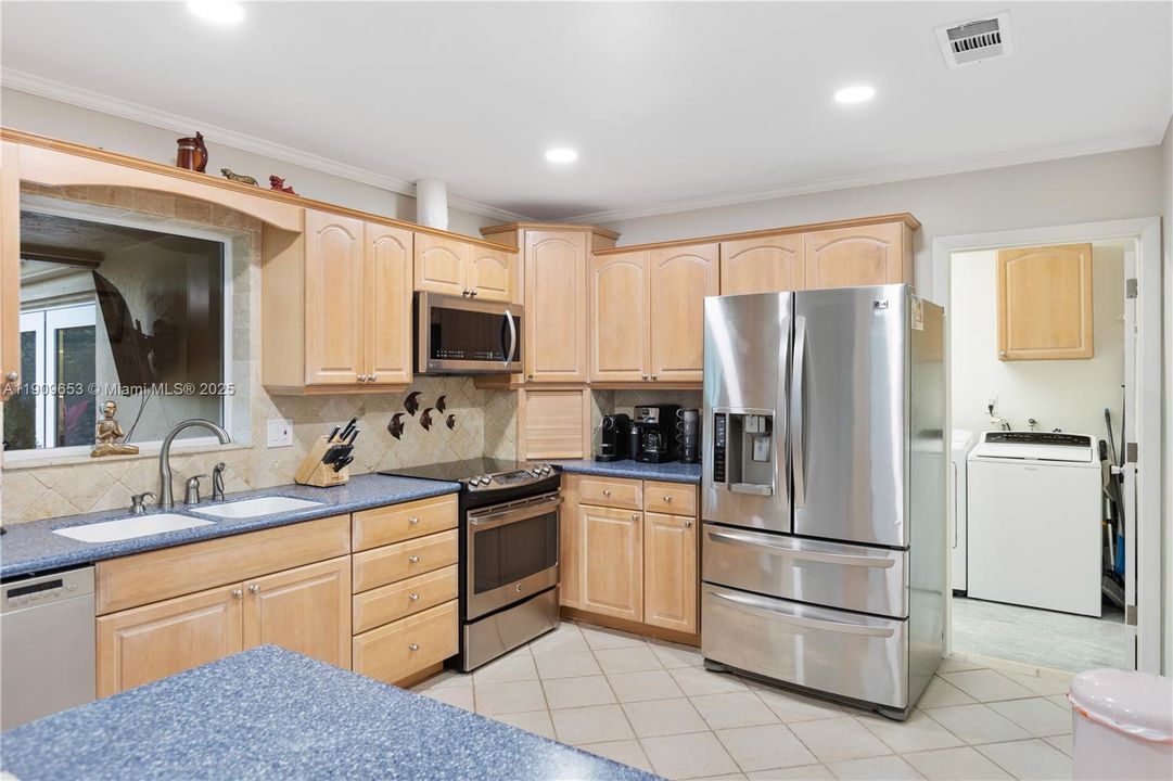 For Rent: $5,450 (4 beds, 3 baths, 1549 Square Feet)