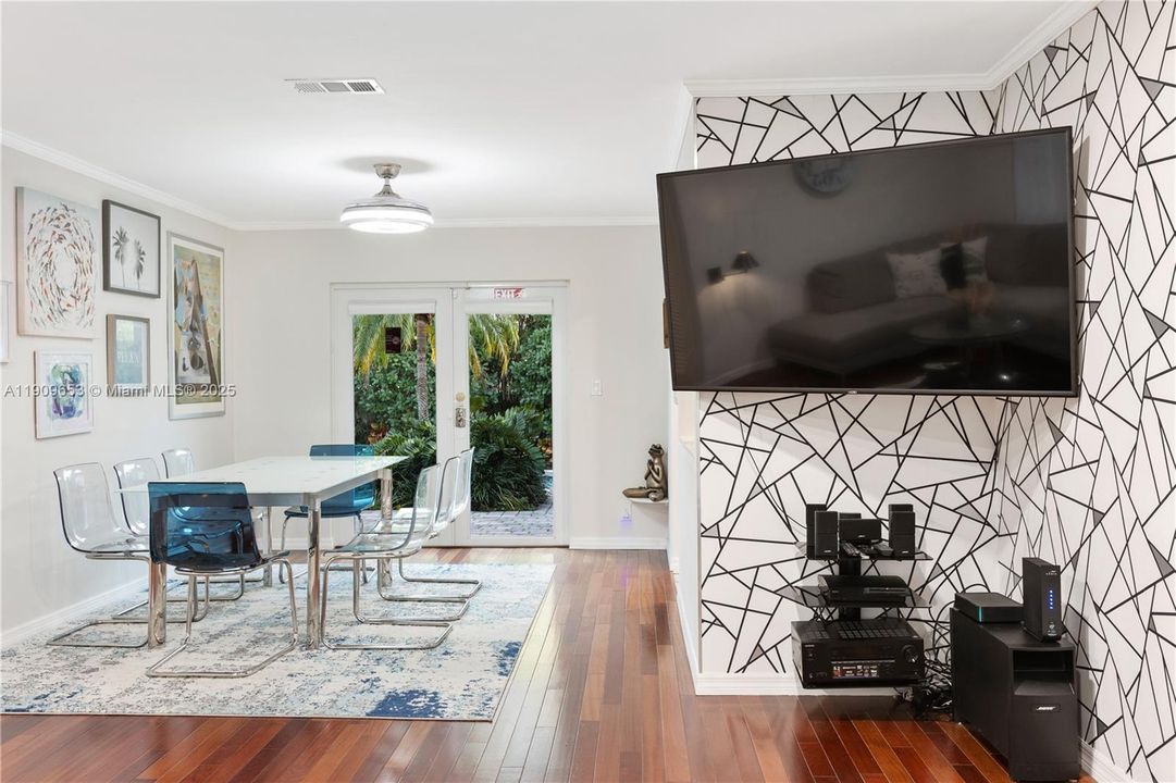 For Rent: $5,450 (4 beds, 3 baths, 1549 Square Feet)