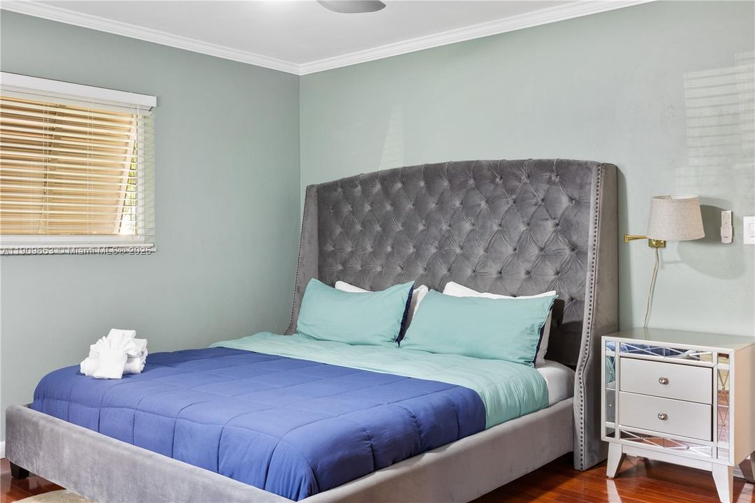 For Rent: $5,450 (4 beds, 3 baths, 1549 Square Feet)