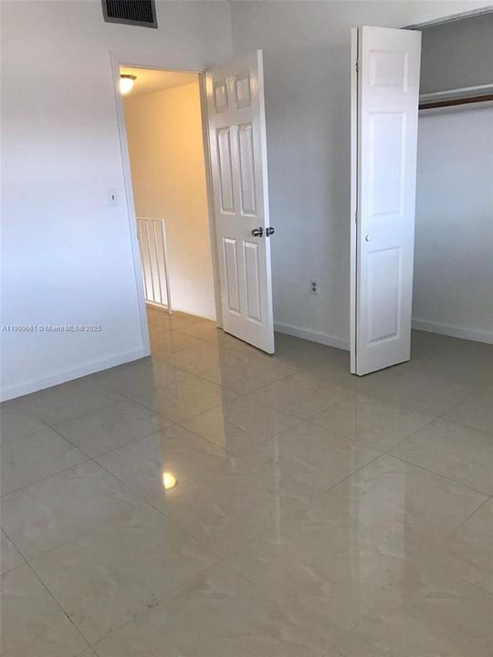 For Rent: $2,250 (2 beds, 1 baths, 908 Square Feet)