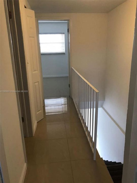 For Rent: $2,250 (2 beds, 1 baths, 908 Square Feet)