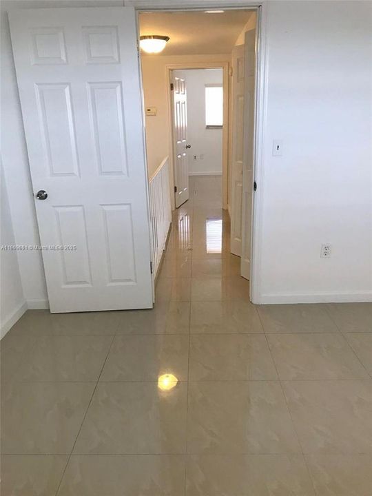For Rent: $2,250 (2 beds, 1 baths, 908 Square Feet)
