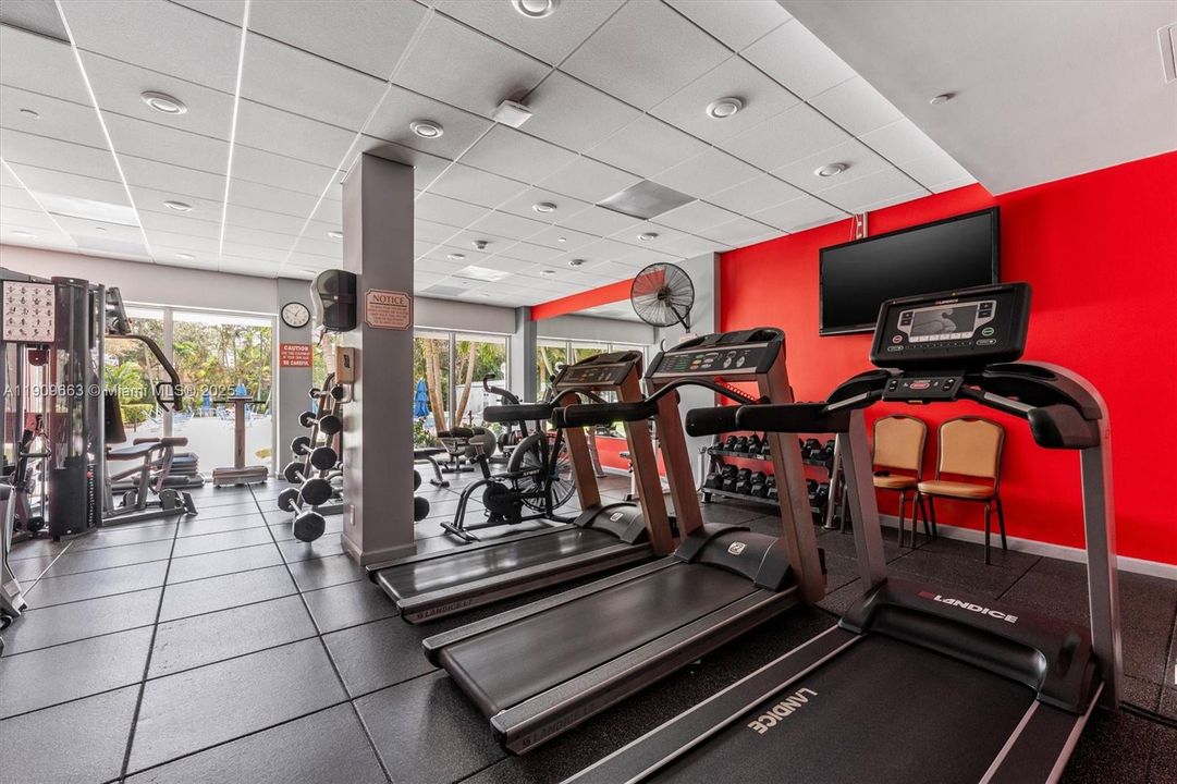 For Sale: $220,000 (1 beds, 1 baths, 800 Square Feet)