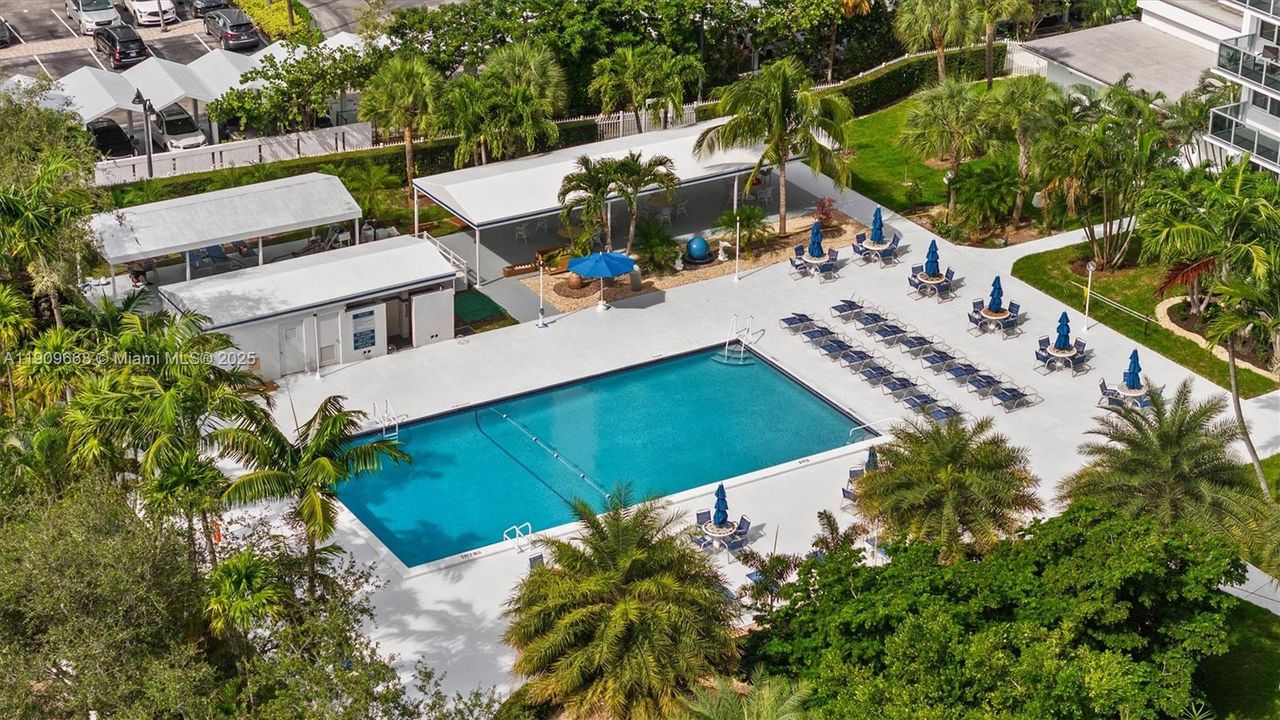 For Sale: $220,000 (1 beds, 1 baths, 800 Square Feet)