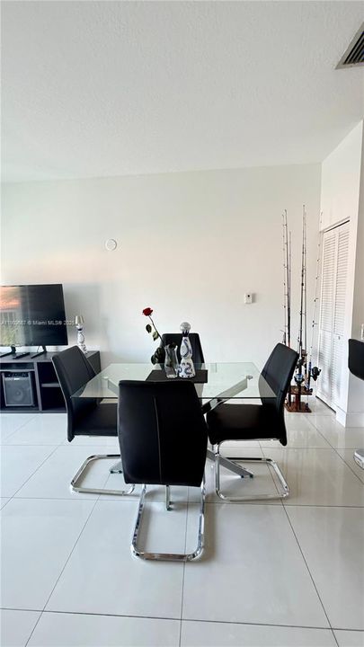 Recientemente alquilado: $2,400 (2 camas, 1 baños, 735 Pies cuadrados)