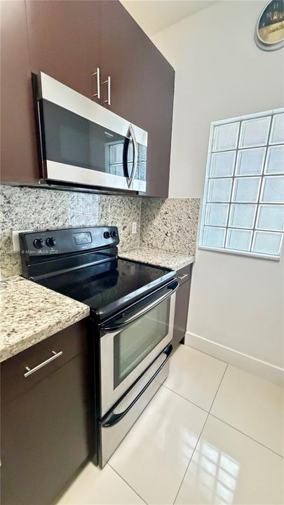 Recientemente alquilado: $2,400 (2 camas, 1 baños, 735 Pies cuadrados)