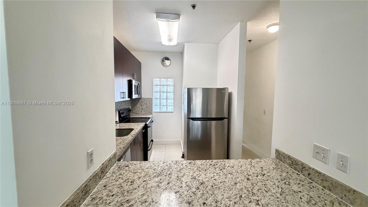 Recientemente alquilado: $2,400 (2 camas, 1 baños, 735 Pies cuadrados)