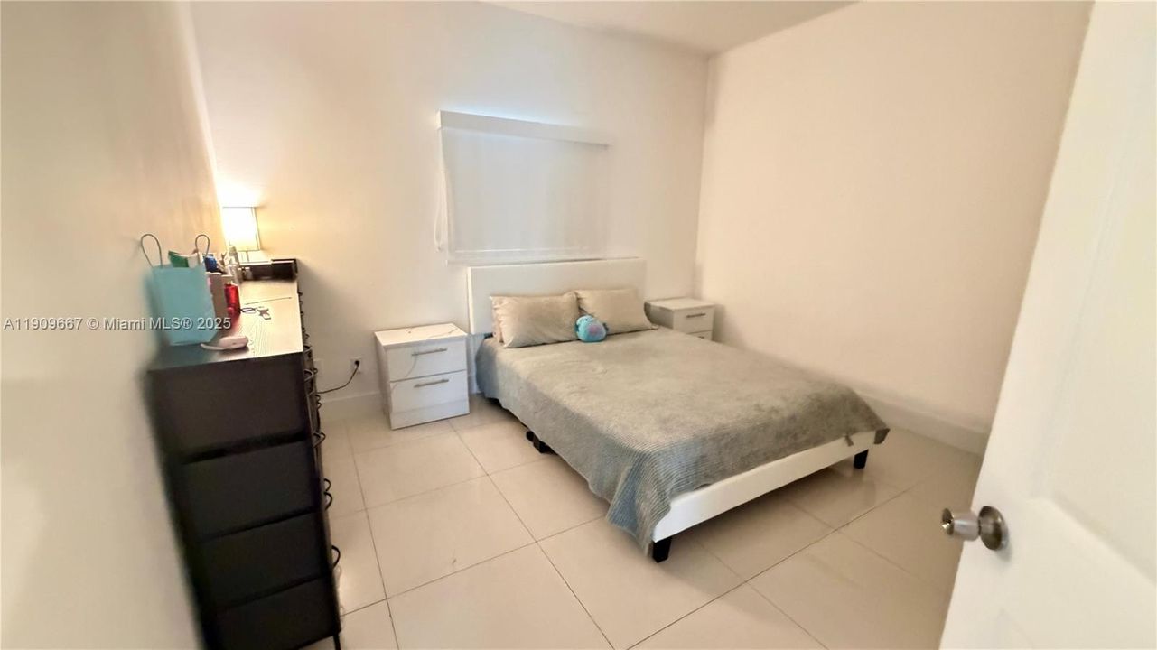 Recientemente alquilado: $2,400 (2 camas, 1 baños, 735 Pies cuadrados)