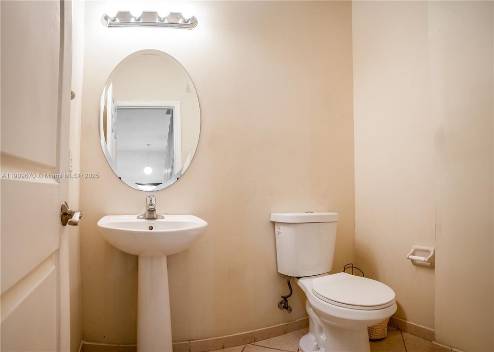 На продажу: $465,000 (3 спален, 2 ванн, 1754 Квадратных фут)