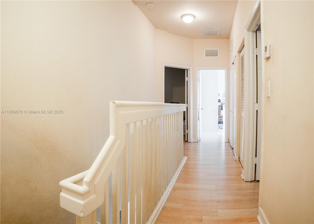 На продажу: $465,000 (3 спален, 2 ванн, 1754 Квадратных фут)