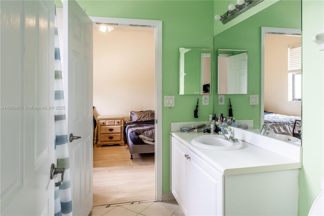 На продажу: $465,000 (3 спален, 2 ванн, 1754 Квадратных фут)