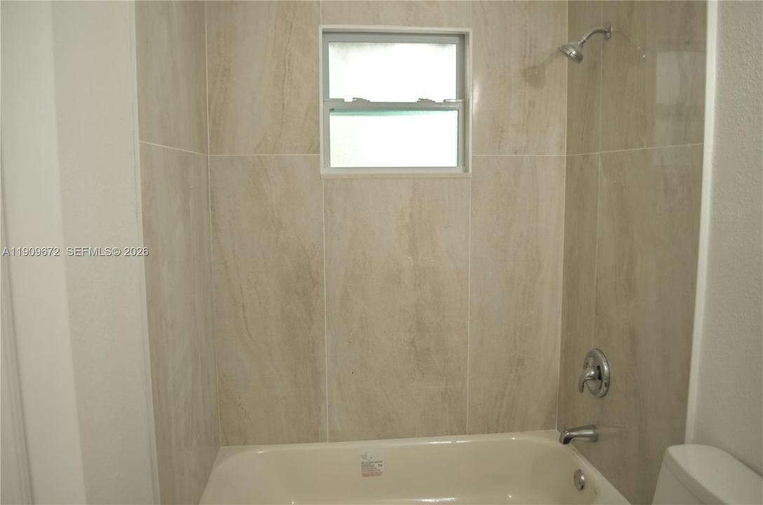 В аренду: $3,000 (3 спален, 2 ванн, 1089 Квадратных фут)