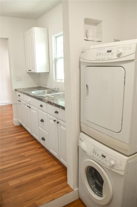 В аренду: $3,000 (3 спален, 2 ванн, 1089 Квадратных фут)