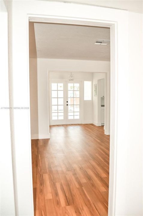 В аренду: $3,000 (3 спален, 2 ванн, 1089 Квадратных фут)