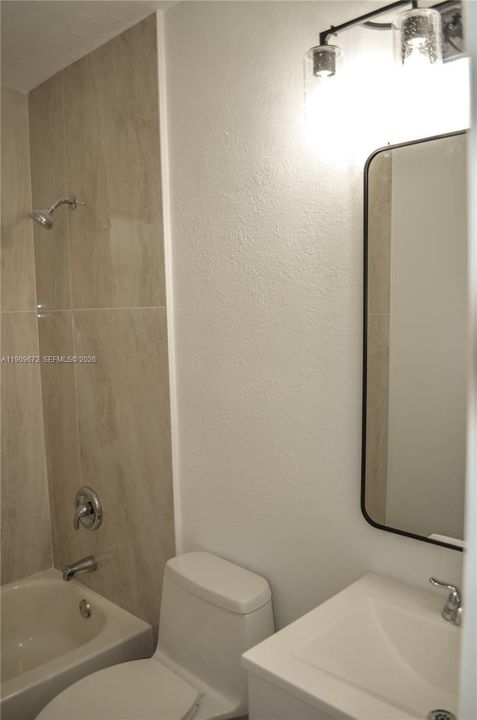 В аренду: $3,000 (3 спален, 2 ванн, 1089 Квадратных фут)