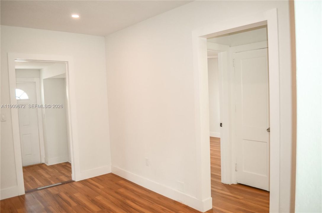 В аренду: $3,000 (3 спален, 2 ванн, 1089 Квадратных фут)