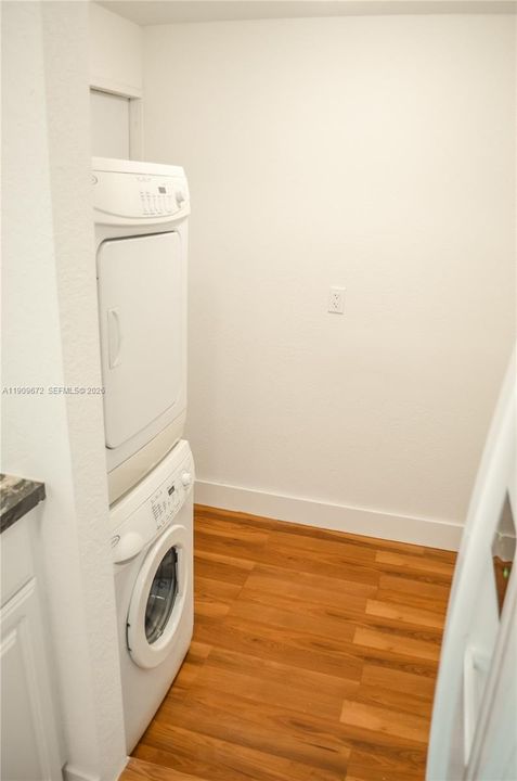 В аренду: $3,000 (3 спален, 2 ванн, 1089 Квадратных фут)