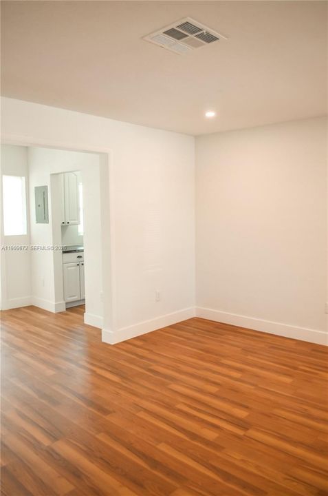 В аренду: $3,000 (3 спален, 2 ванн, 1089 Квадратных фут)