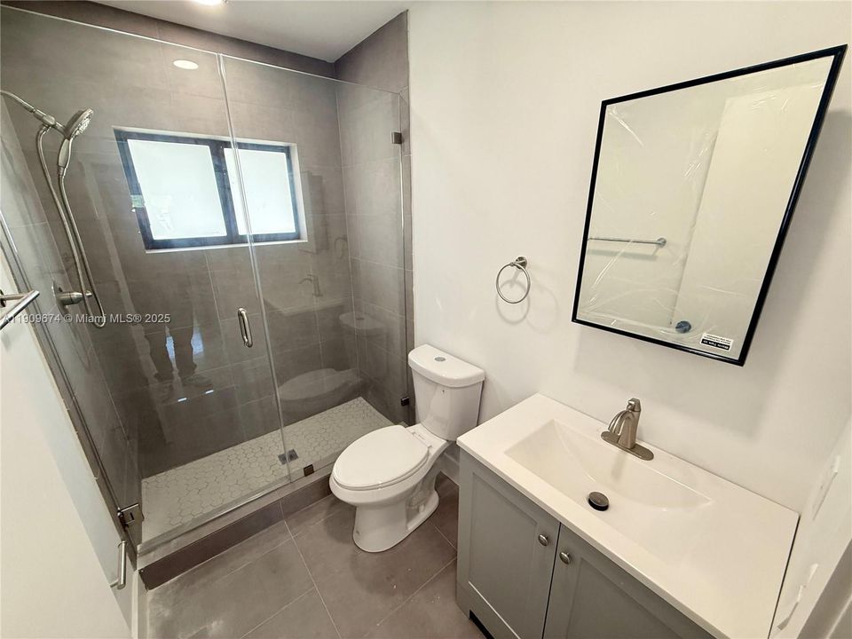 Recently Rented: $1,995 (1 beds, 1 baths, 600 Square Feet)