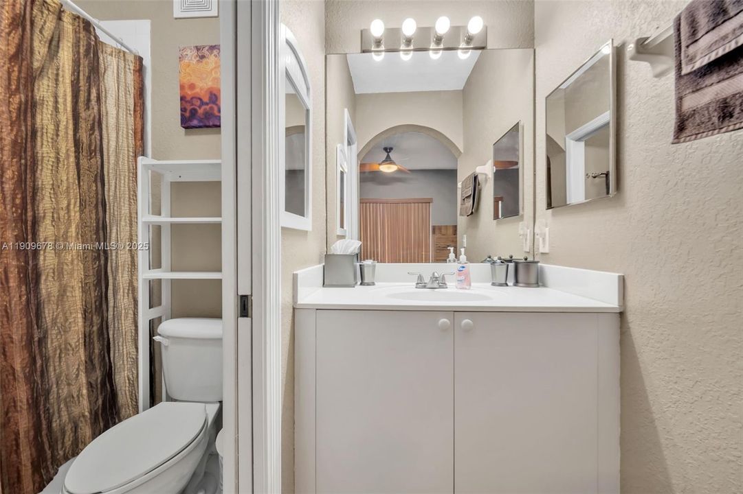 Activo con contrato: $399,000 (2 camas, 2 baños, 1130 Pies cuadrados)