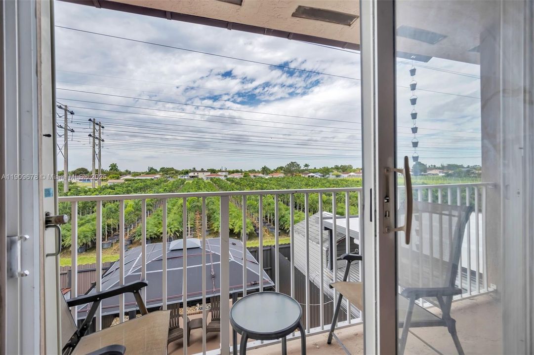 Activo con contrato: $399,000 (2 camas, 2 baños, 1130 Pies cuadrados)