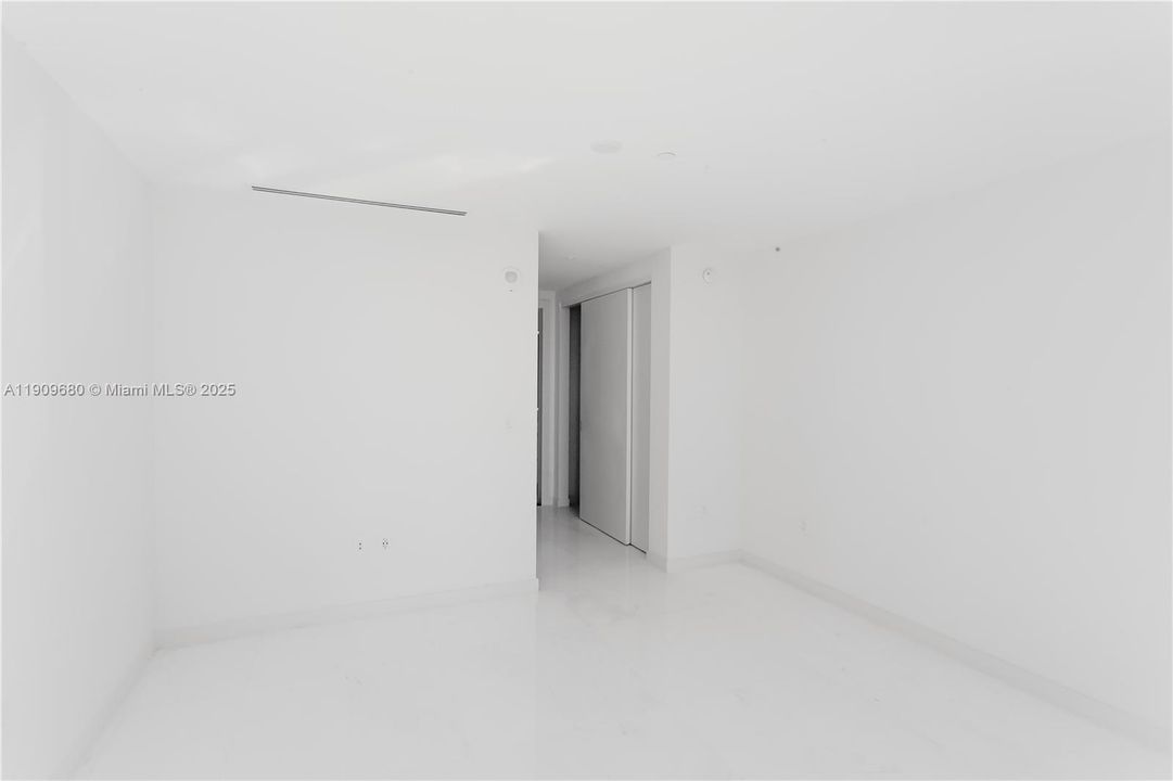 For Rent: $15,000 (2 beds, 3 baths, 1829 Square Feet)