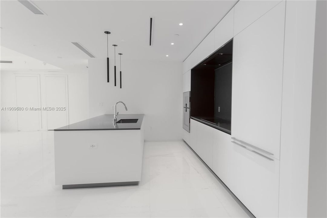 For Rent: $15,000 (2 beds, 3 baths, 1829 Square Feet)