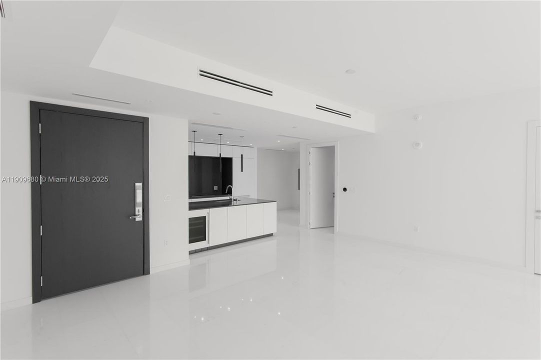 For Rent: $15,000 (2 beds, 3 baths, 1829 Square Feet)