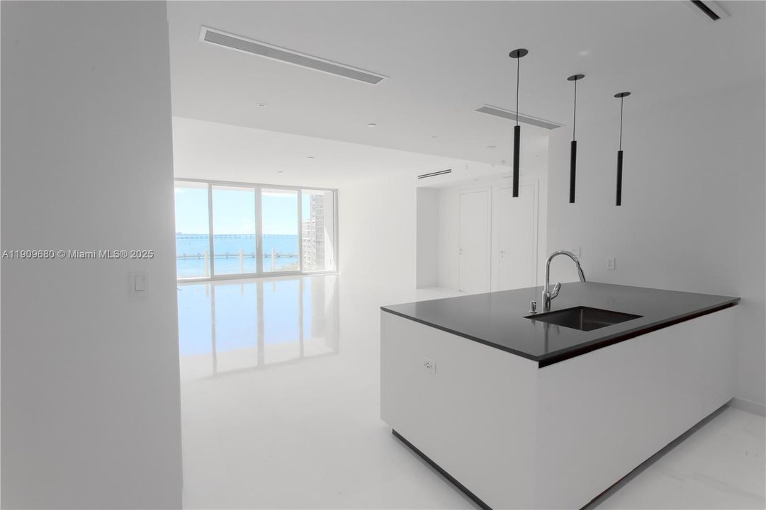 For Rent: $15,000 (2 beds, 3 baths, 1829 Square Feet)