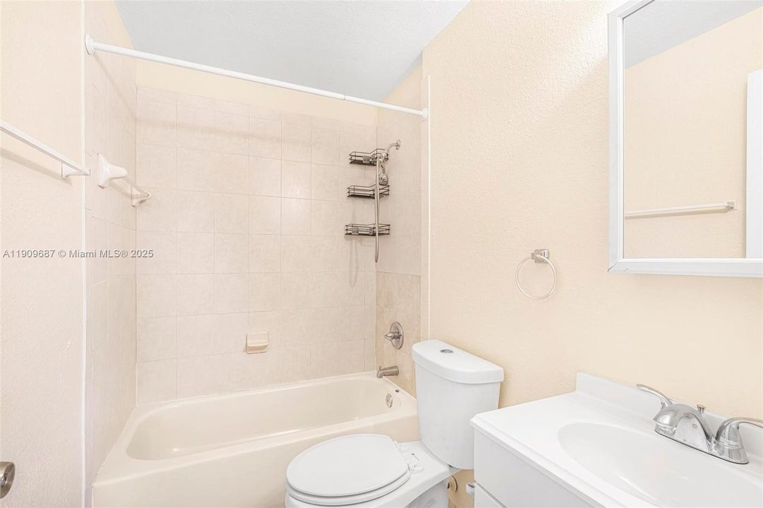 For Rent: $2,699 (3 beds, 2 baths, 1253 Square Feet)