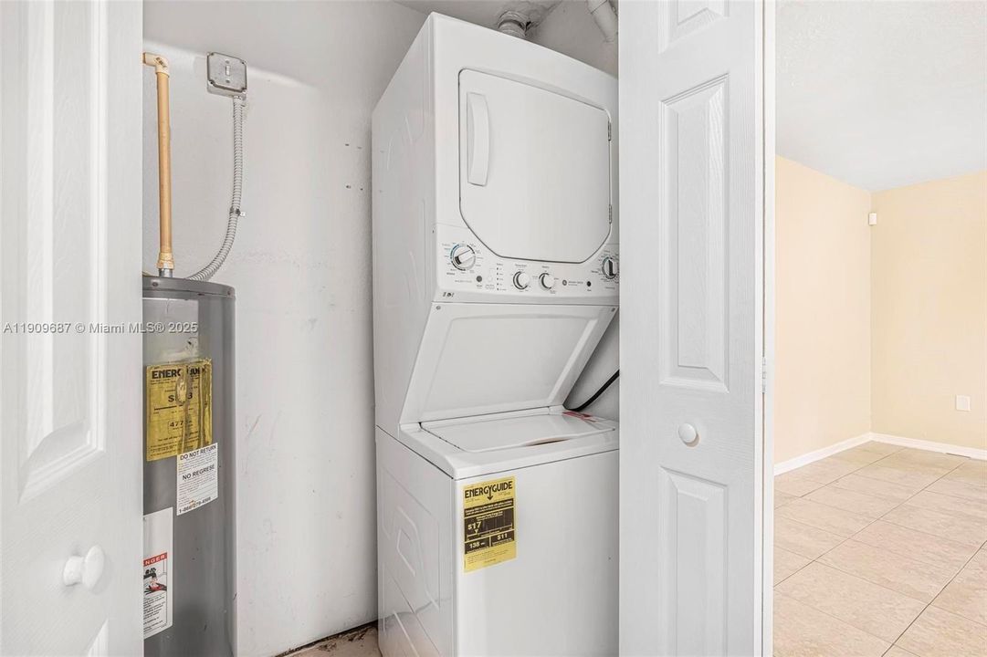 For Rent: $2,699 (3 beds, 2 baths, 1253 Square Feet)