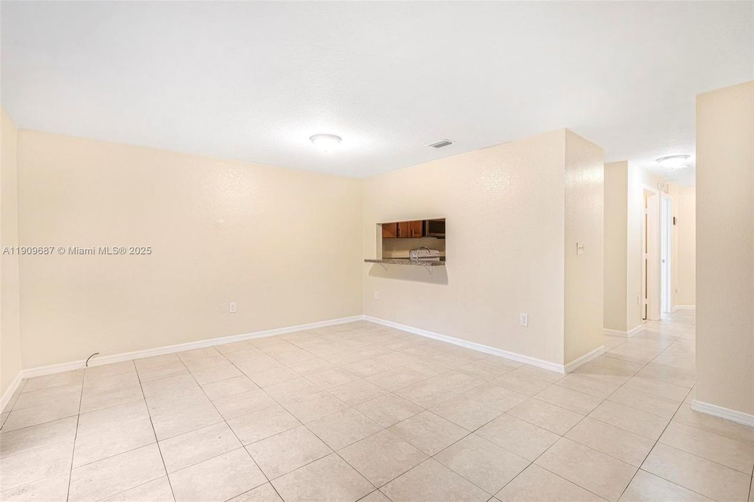 For Rent: $2,699 (3 beds, 2 baths, 1253 Square Feet)