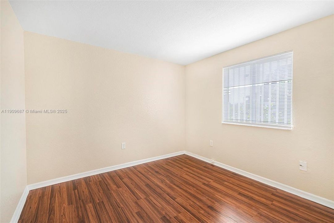 For Rent: $2,699 (3 beds, 2 baths, 1253 Square Feet)