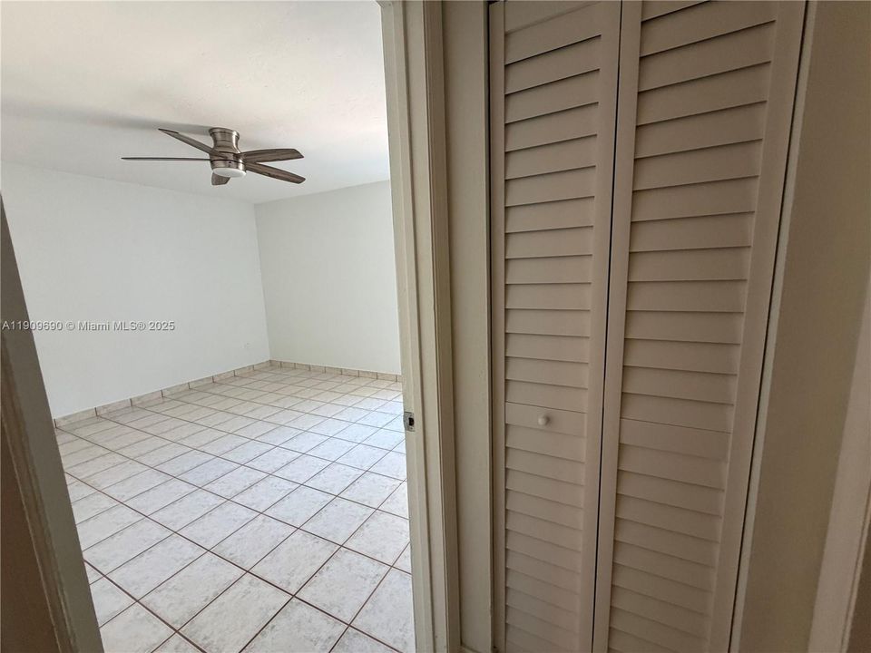Recently Rented: $1,800 (1 beds, 1 baths, 765 Square Feet)