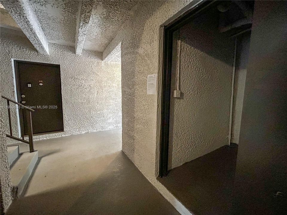 Recently Rented: $1,800 (1 beds, 1 baths, 765 Square Feet)