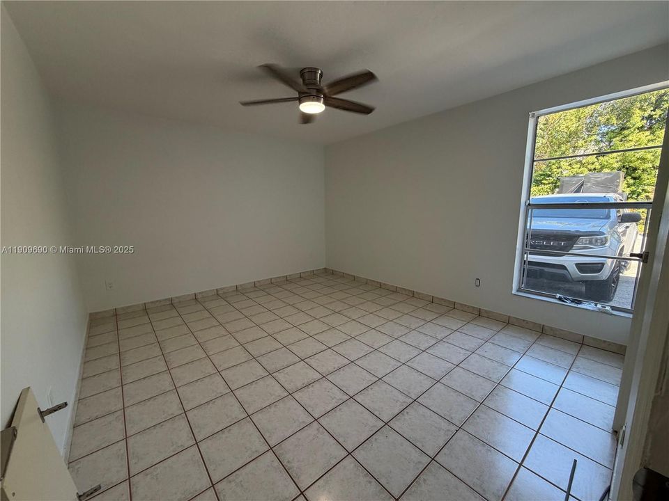 Recently Rented: $1,800 (1 beds, 1 baths, 765 Square Feet)