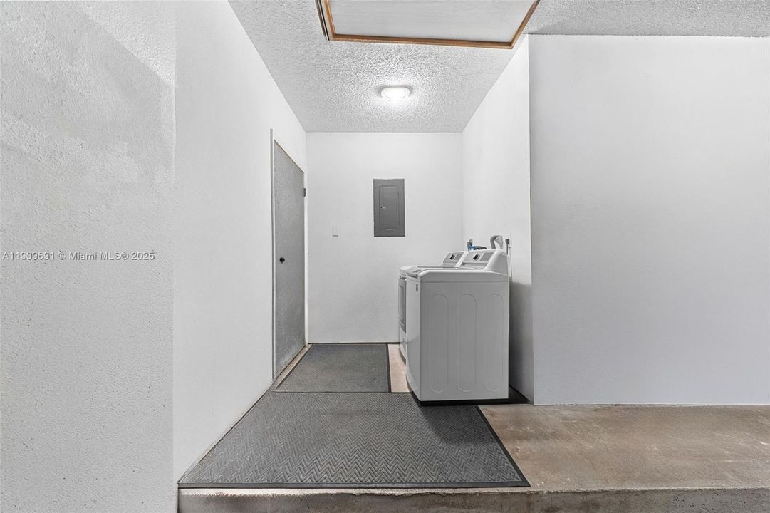 待售: $950,000 (3 贝兹, 2 浴室, 1668 平方英尺)