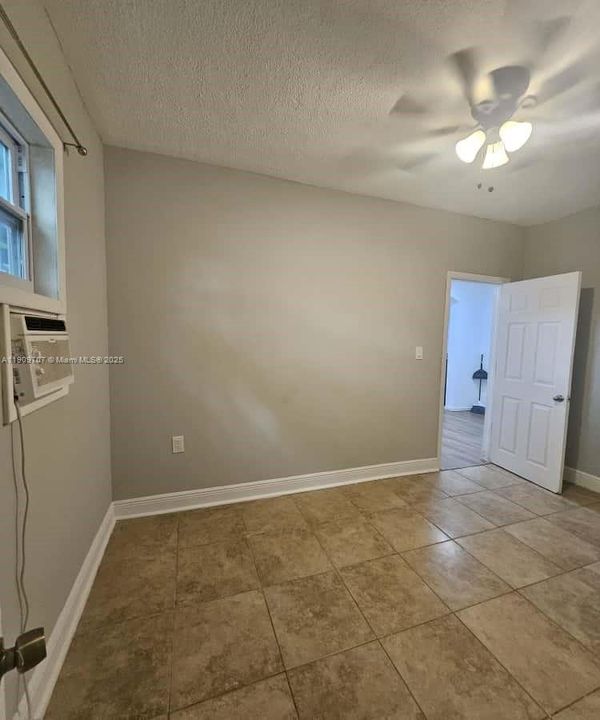 En Renta: $1,625 (1 camas, 1 baños, 1337 Pies cuadrados)