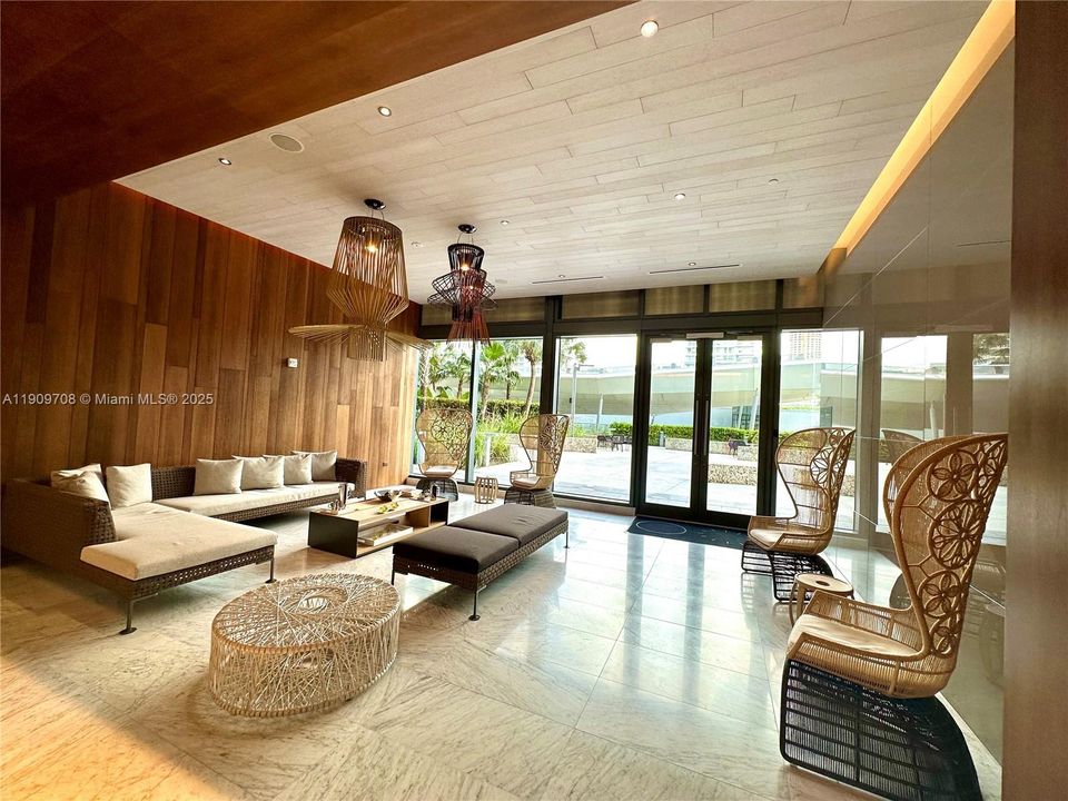 Recientemente alquilado: $6,950 (2 camas, 2 baños, 1265 Pies cuadrados)