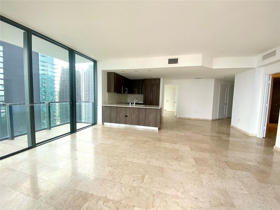 Recientemente alquilado: $6,950 (2 camas, 2 baños, 1265 Pies cuadrados)