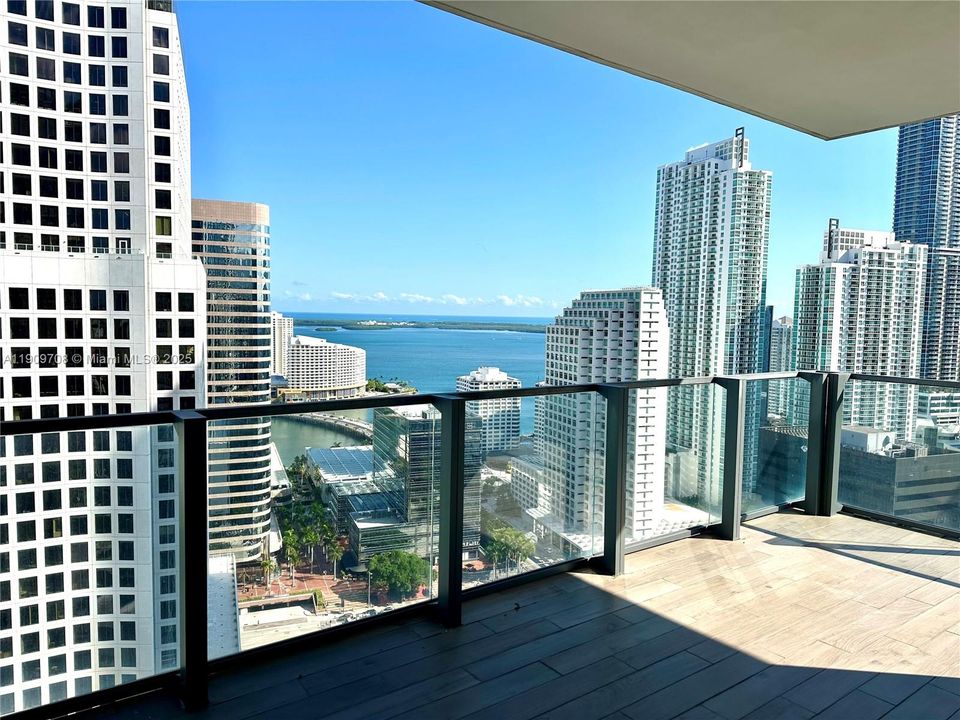 Recientemente alquilado: $6,950 (2 camas, 2 baños, 1265 Pies cuadrados)