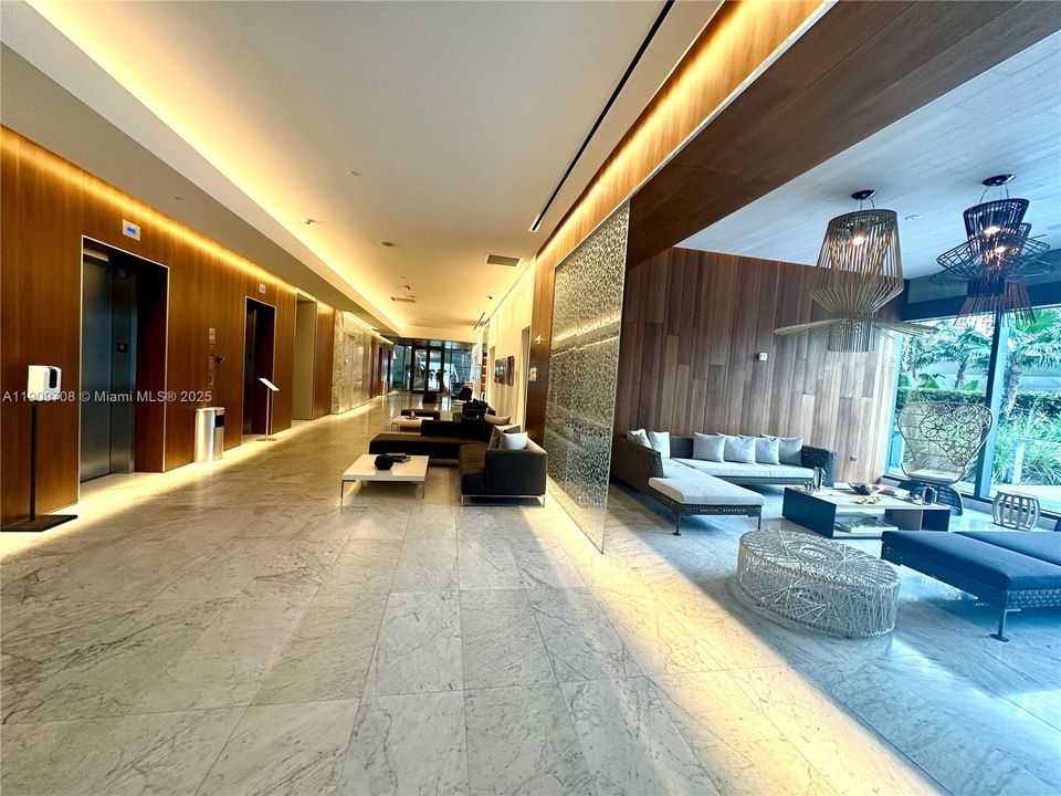 Recientemente alquilado: $6,950 (2 camas, 2 baños, 1265 Pies cuadrados)