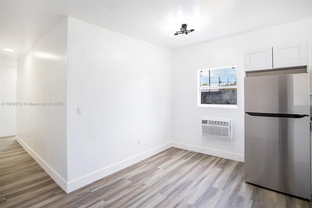 Recientemente alquilado: $1,700 (2 camas, 1 baños, 800 Pies cuadrados)