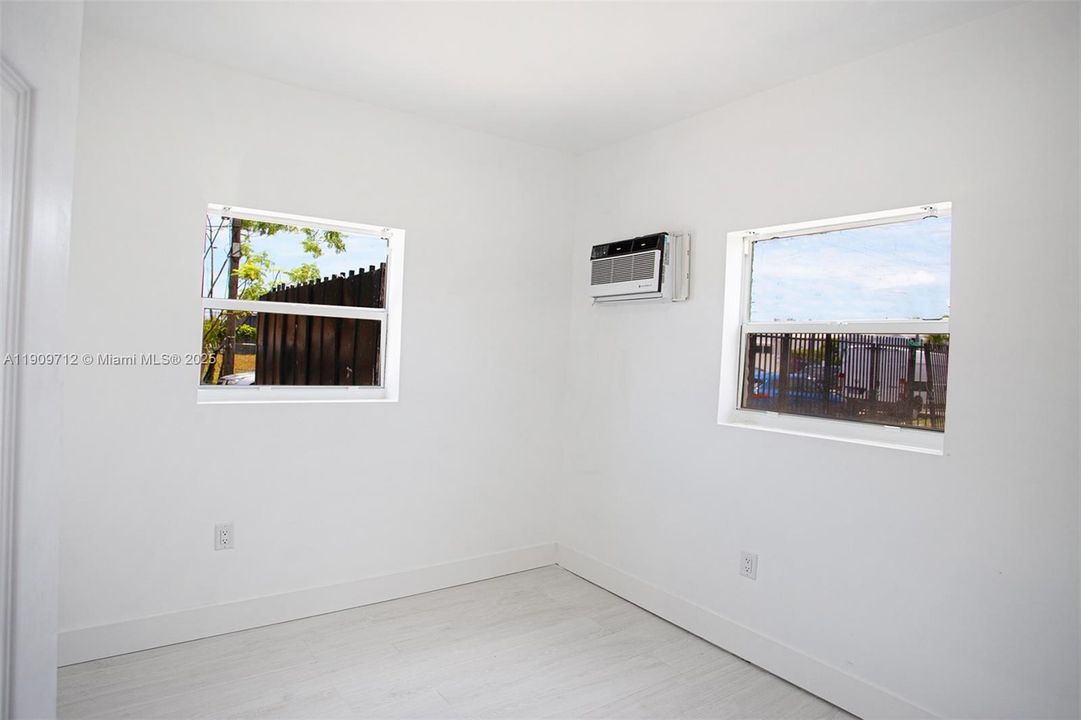 Recientemente alquilado: $1,700 (2 camas, 1 baños, 800 Pies cuadrados)