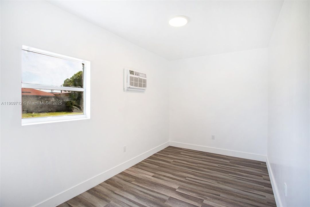 Recientemente alquilado: $1,700 (2 camas, 1 baños, 800 Pies cuadrados)