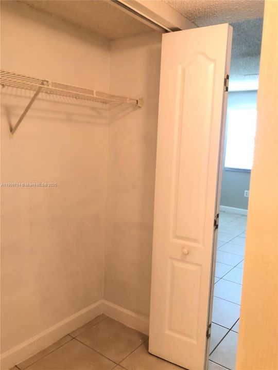 Activo con contrato: $2,100 (1 camas, 1 baños, 899 Pies cuadrados)