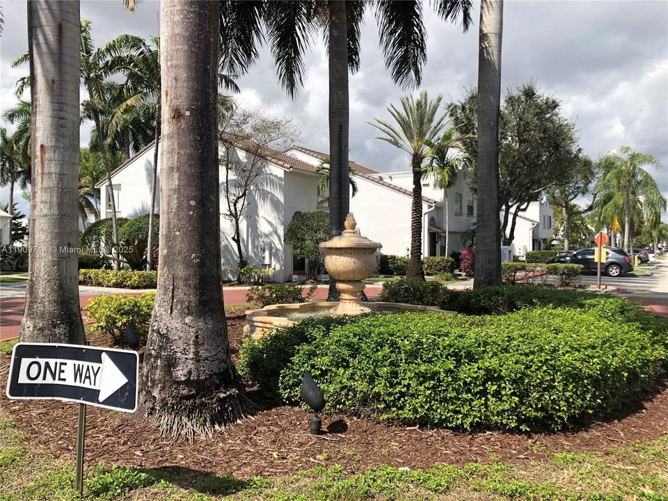 Activo con contrato: $2,100 (1 camas, 1 baños, 899 Pies cuadrados)